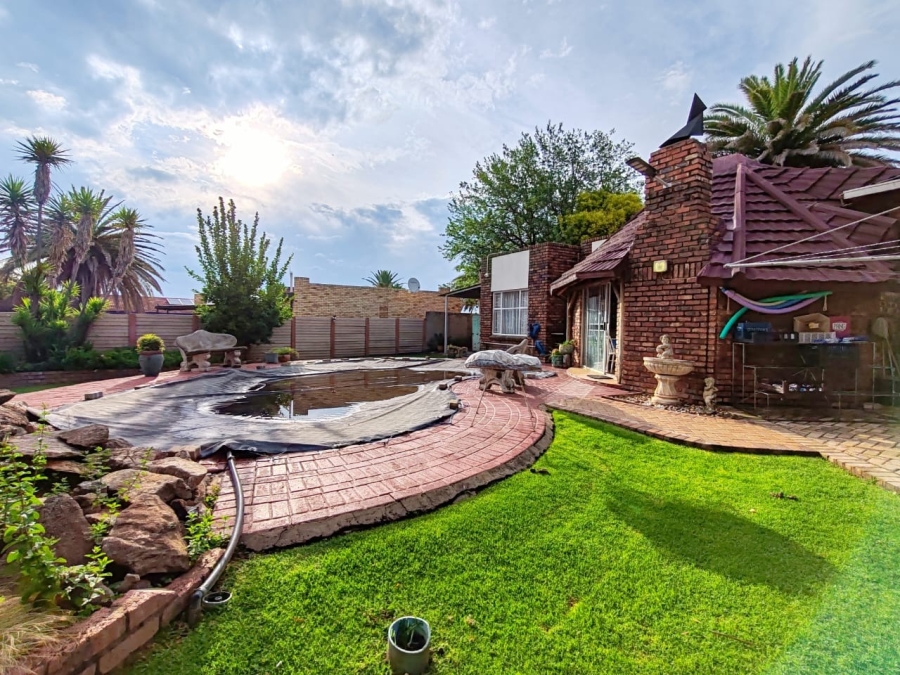 3 Bedroom Property for Sale in Dassie Rand North West